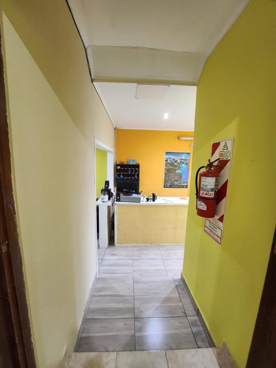 Hostel Danny El Calafate Ngoại thất bức ảnh