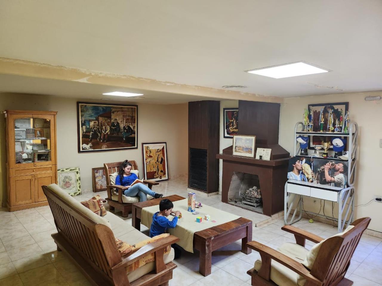 Hostel Danny El Calafate Ngoại thất bức ảnh