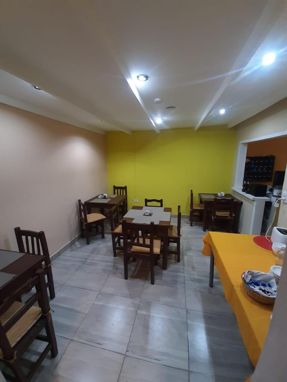 Hostel Danny El Calafate Ngoại thất bức ảnh