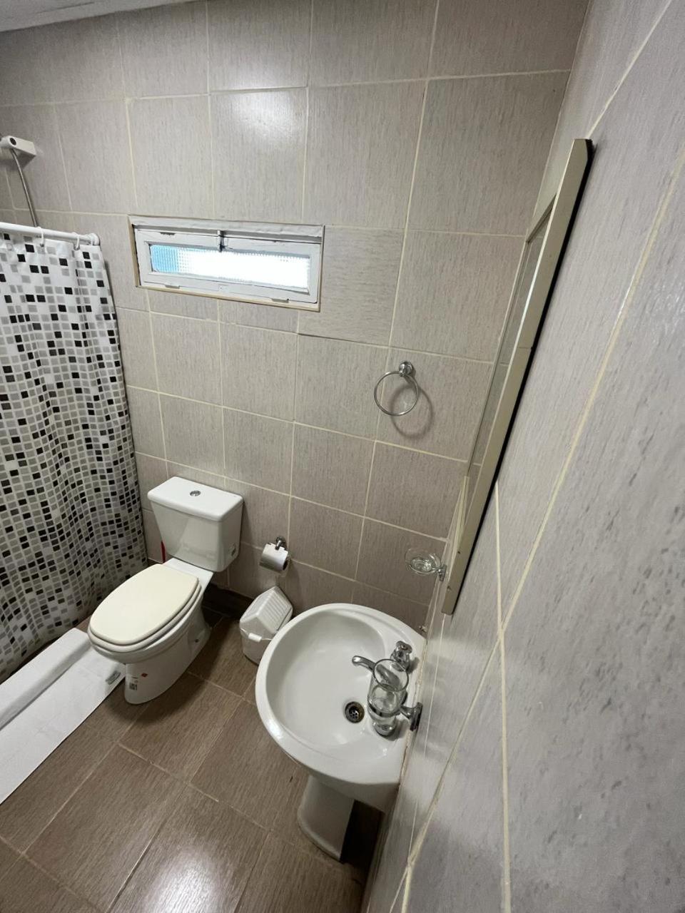 Hostel Danny El Calafate Ngoại thất bức ảnh