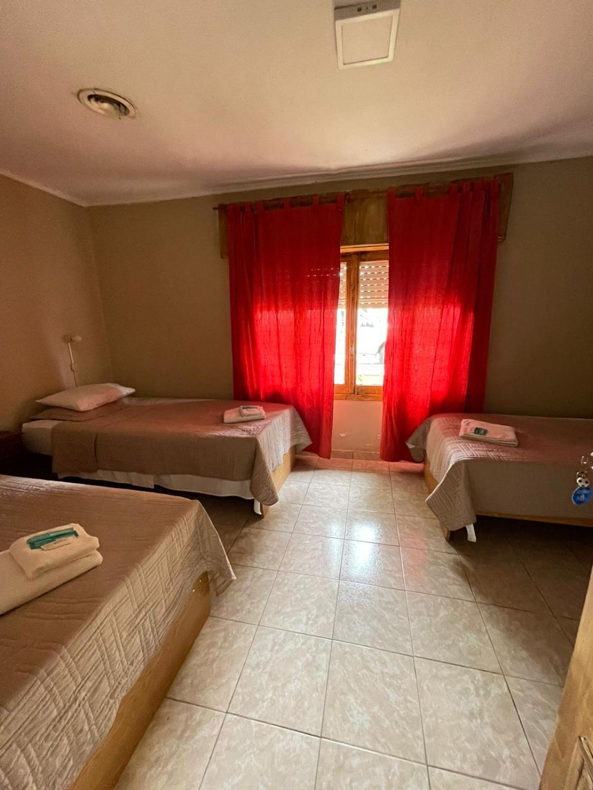 Hostel Danny El Calafate Ngoại thất bức ảnh